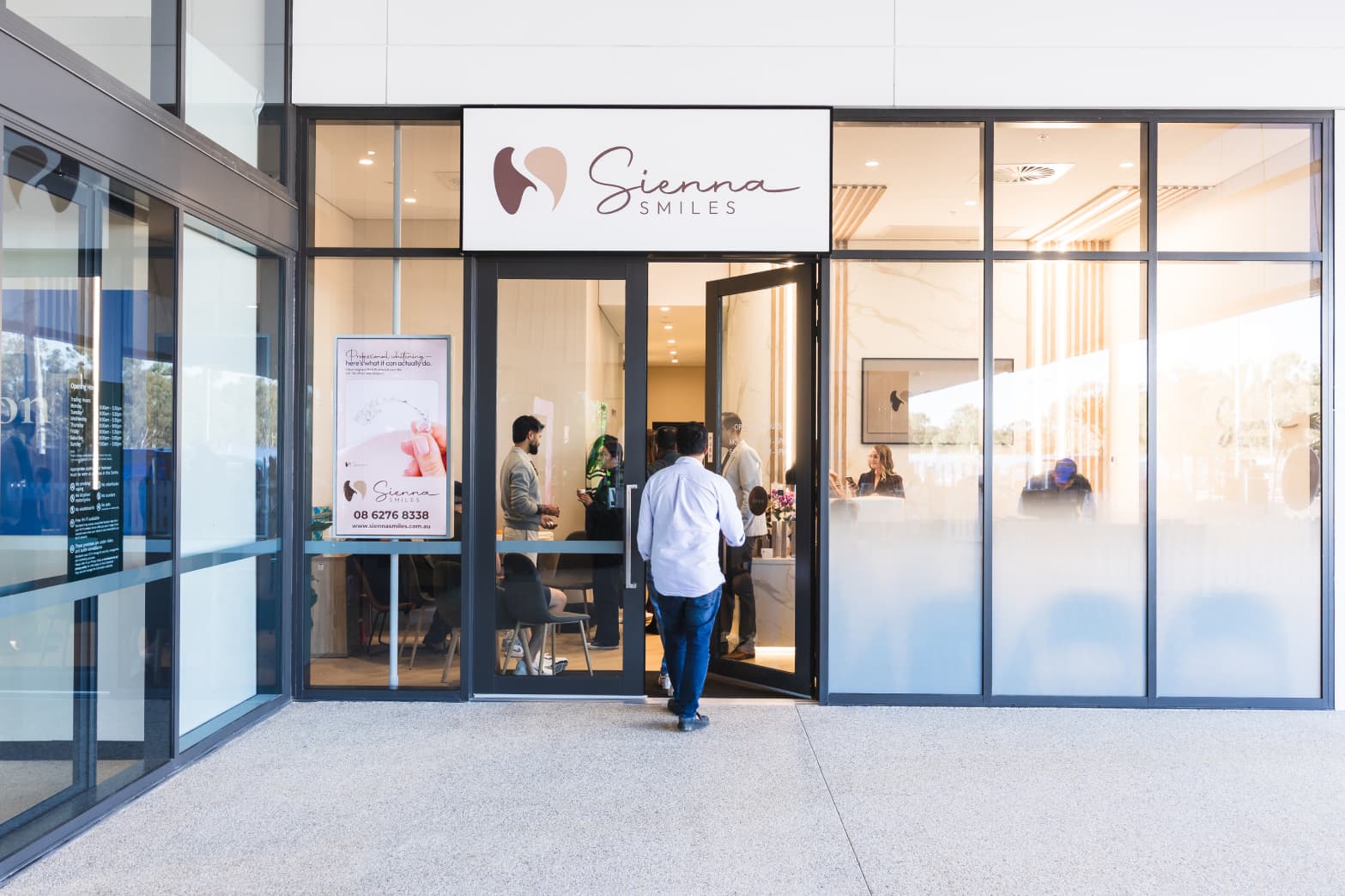 Exterior of Sienna Smiles dental practice in Hilbert